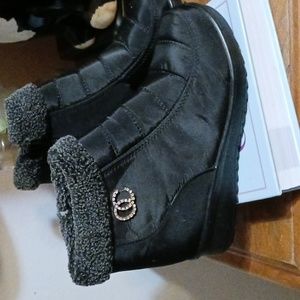 Dodo Black Boots BOT50-050 size1  black in color with gold and diamond logo and